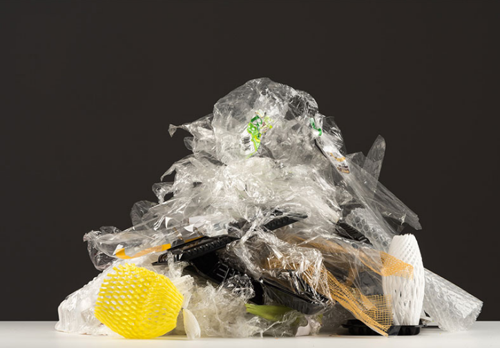 【綠色和平調查】一年用掉22.7億件塑膠品，台灣減塑成績不及格！